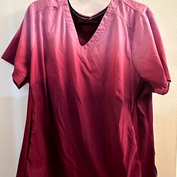 Koi wine scrub top xxl used wine color - Picture 2 of 5